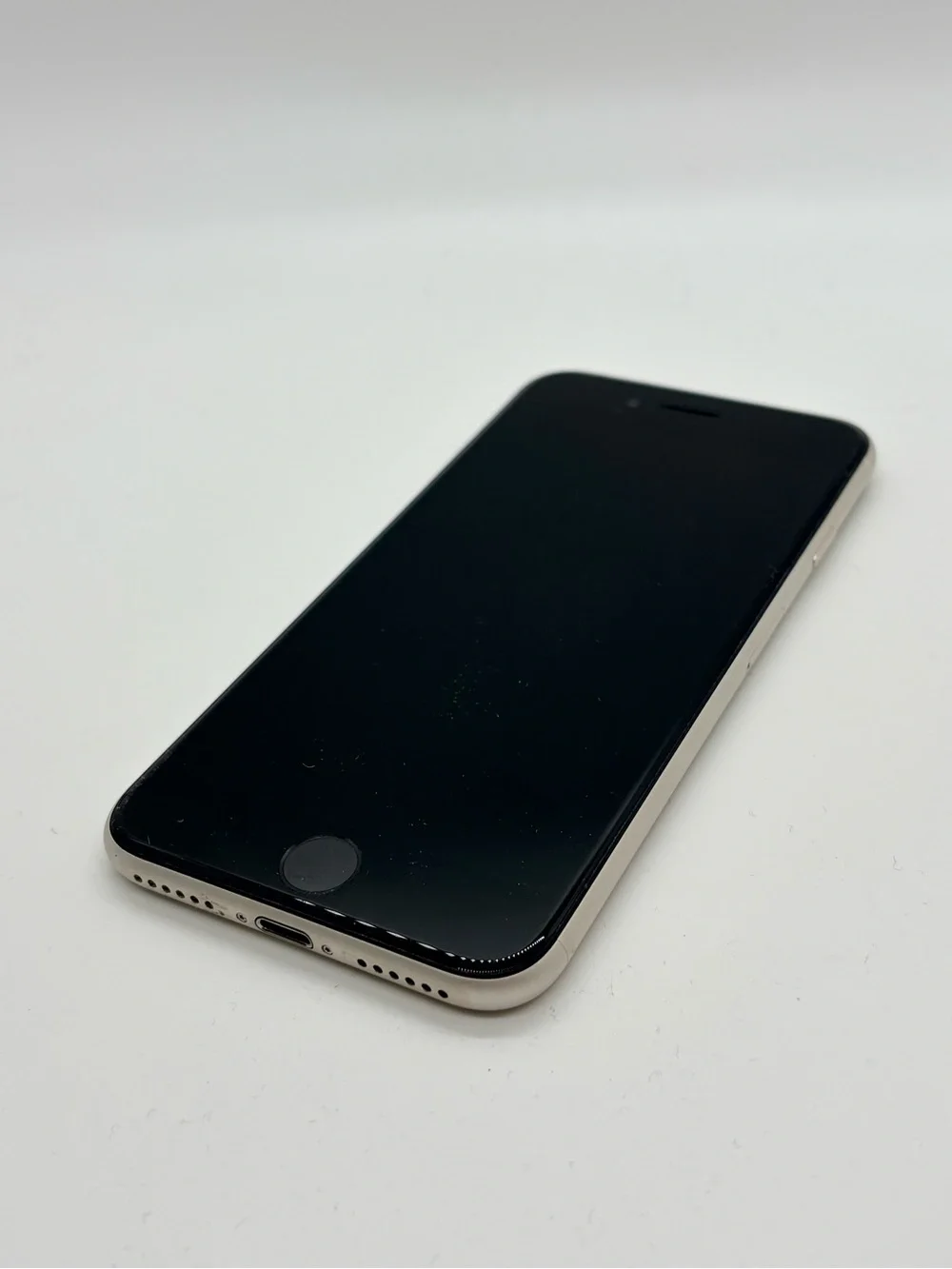 Apple iPhone SE UNLOCKED 64 GB WHITE GREAT CONDITION